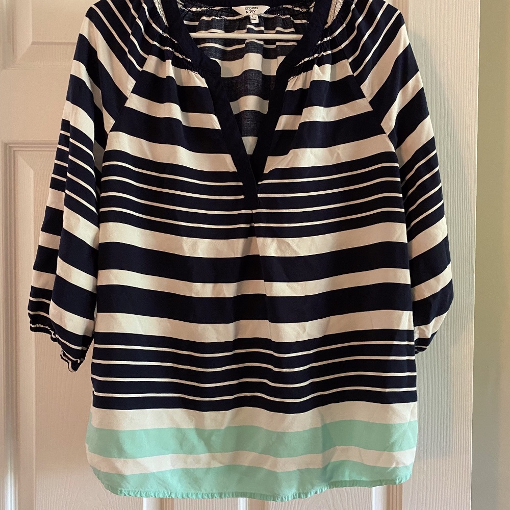 Crown & Ivy Large Blouse